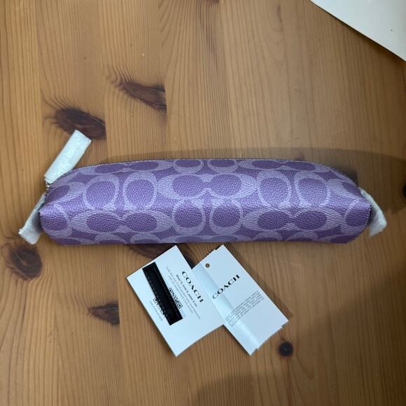 ❤️ Coach Pencil Case In Signature Canvas Color: Silver/Iris - Picture 4 of 7